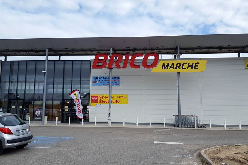 BRICOMARCHE ST MARTIN DE CRAU